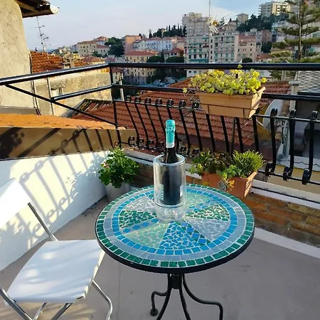 Daire Attico Romantico Con Terrazza - Palm Street, 104 - Free Wifi